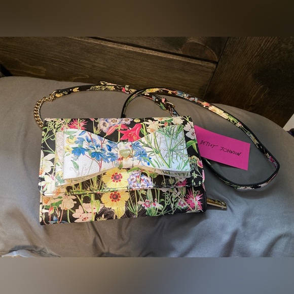 Betsey Johnson Handbags - Beautiful Betsey Johnson purse, floral with bow, new with tags, cross body